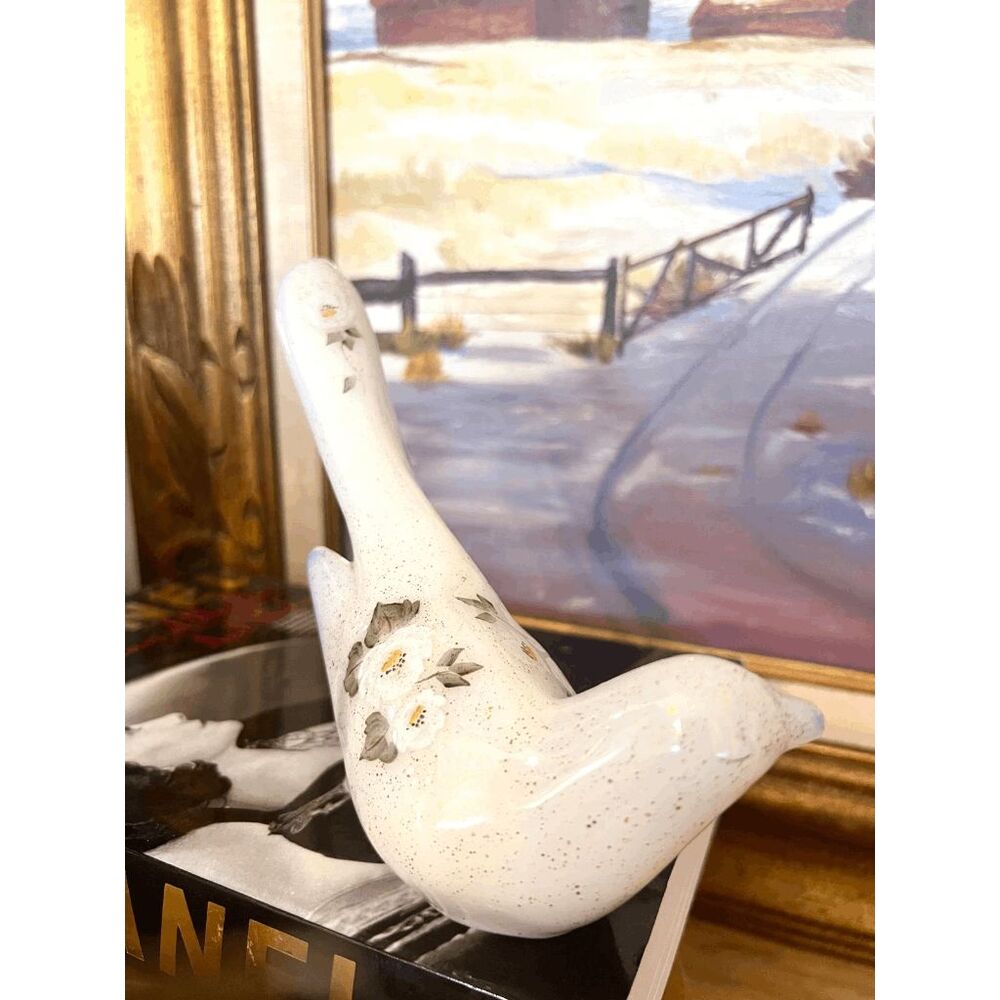 Fenton Hand Painted Speckled Custard Glass Long Tail Bird — Signed V. Anderson - Picture 4 of 6